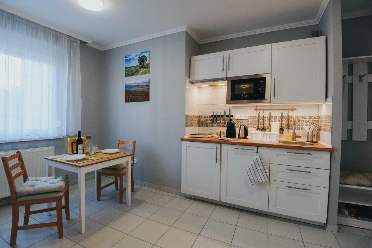 Vitalis Apartman Eger Esterno foto
