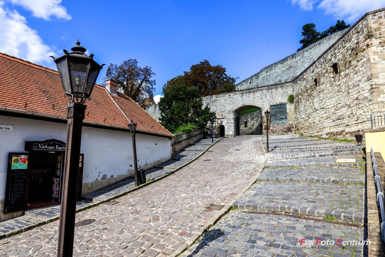 Vitalis Apartman Eger Esterno foto